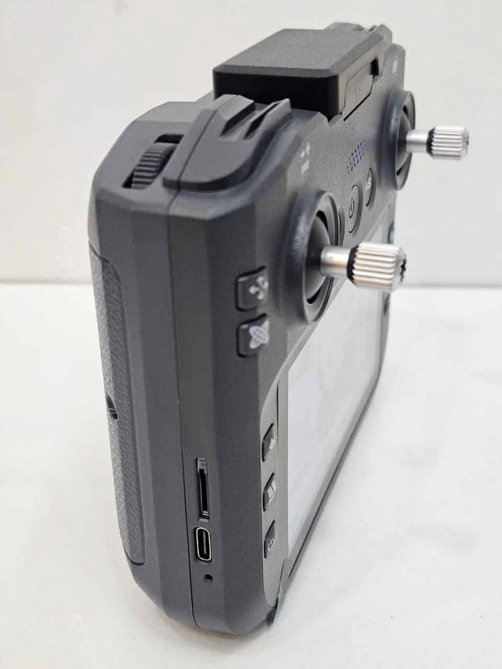 Drone Professionnel Intelligent XF606 avec Écran Intégré et Caméras Full HD