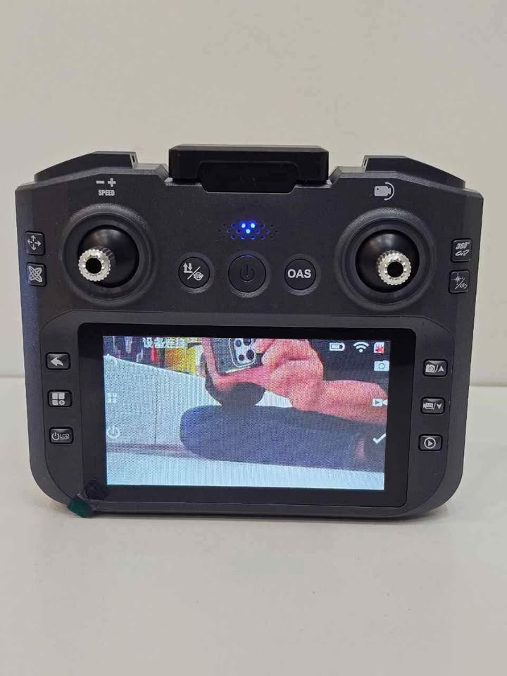 Drone Professionnel Intelligent XF606 avec Écran Intégré et Caméras Full HD